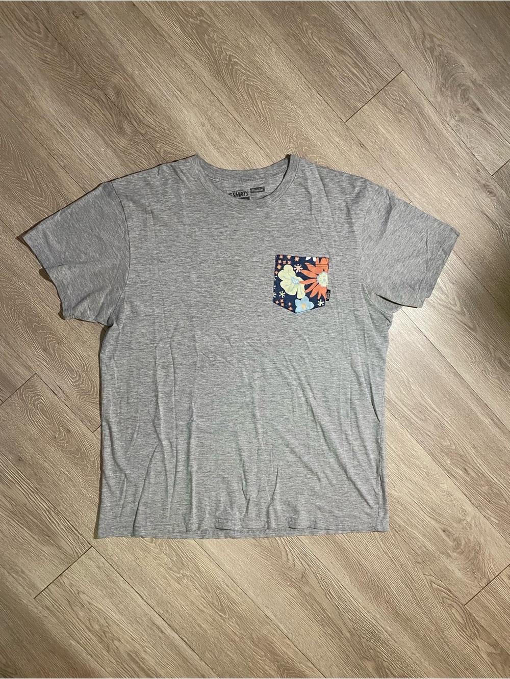 💜 Men’s Vans Flower Pocket Tshirt
